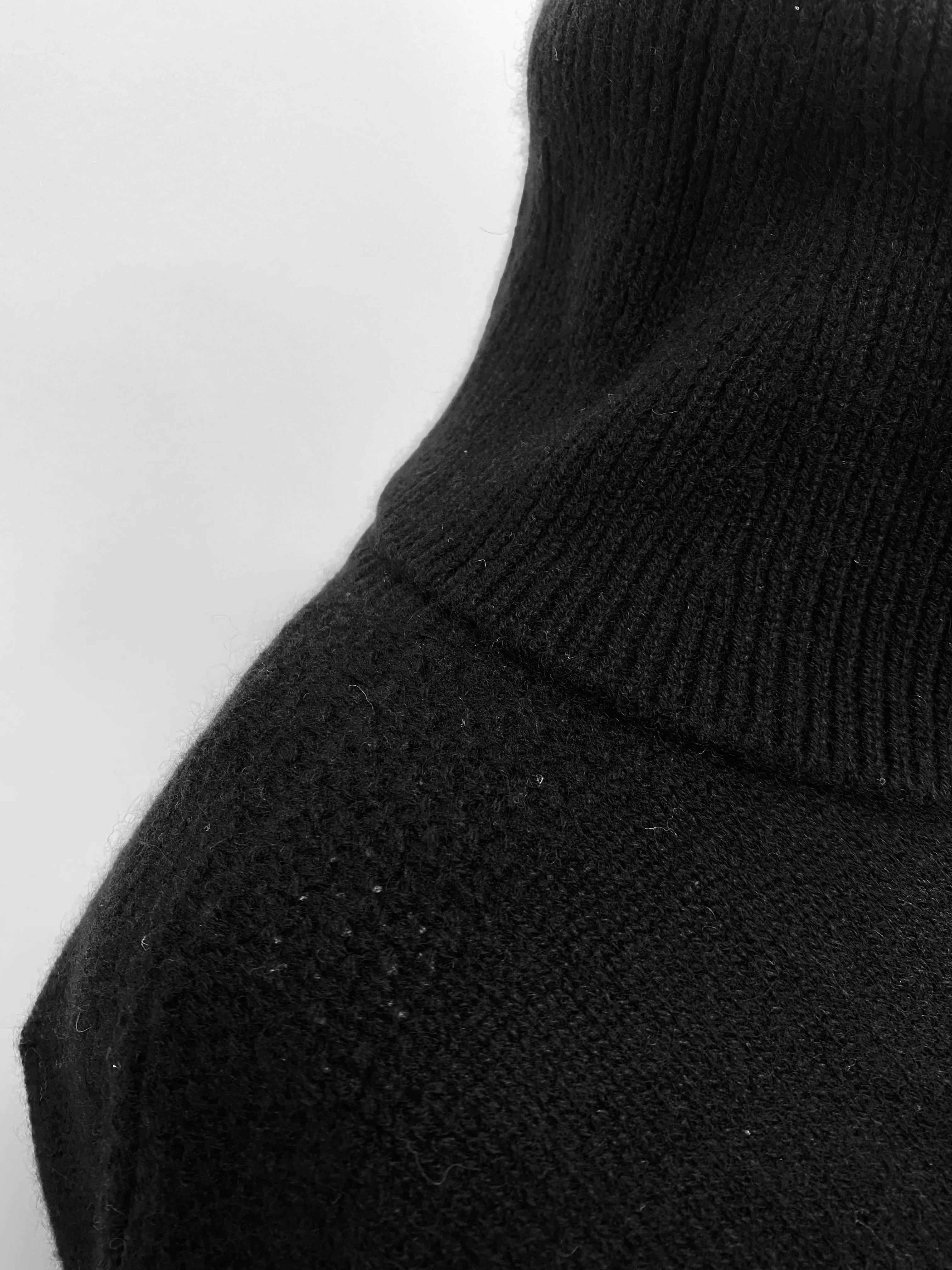 Alashan Luxe 100% Cashmere Quebec Fox Cuff Turtleneck Sweater LX2003